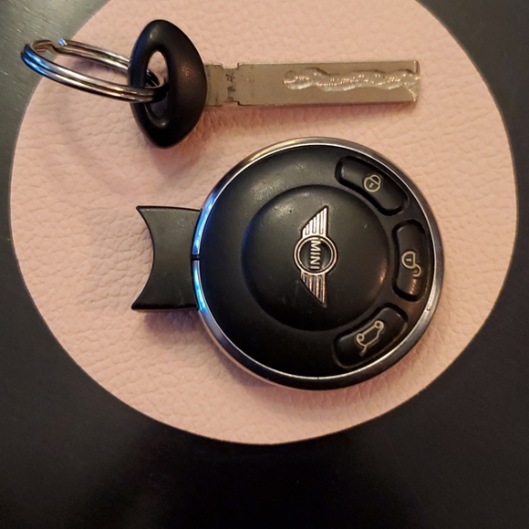 Mini cooper key fob - Picture 4 of 4